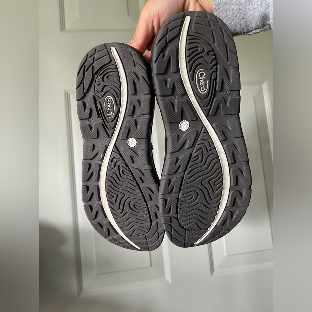 Womens Chaco zvolv 2 size 7 - Picture 2 of 3